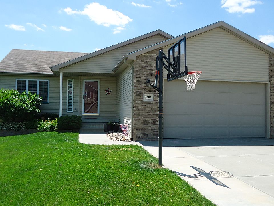 1st image of 1301 Patterson Dr