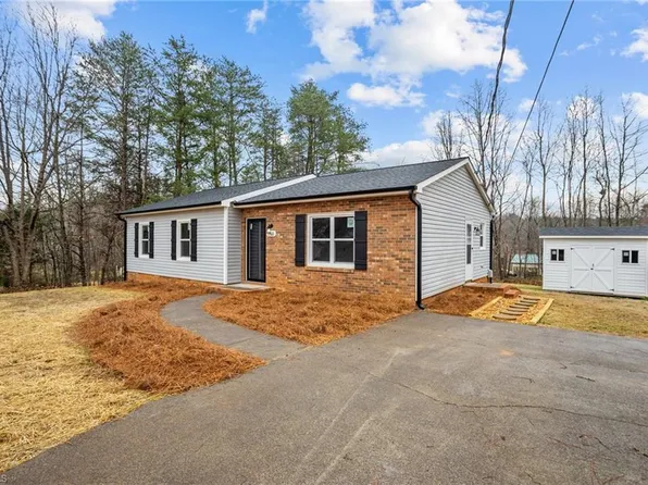 1921 Clover Trl, Walkertown, NC 27051