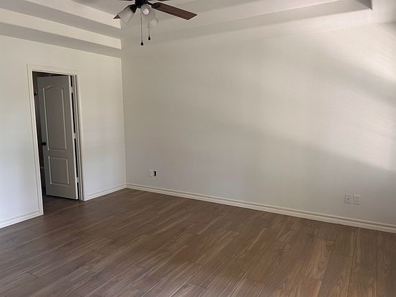 5th image of 415 Goldeneye Ct