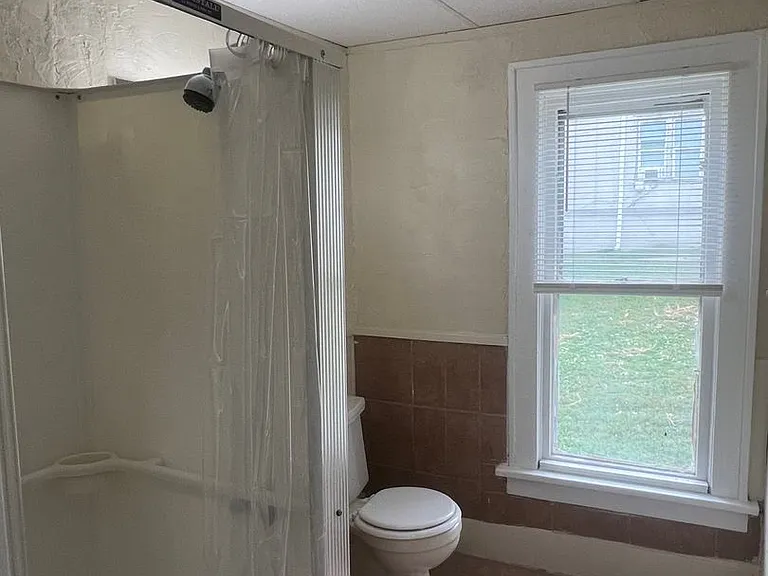 434 N Spring Ave | All Utilities Paid by Landlord — Photo 15
