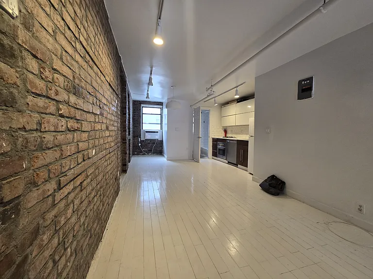 222 Lafayette St #4 — Photo 5