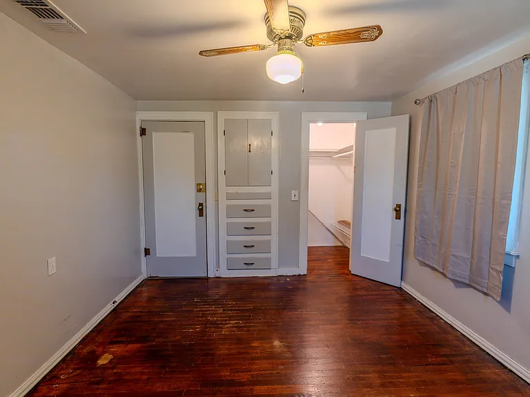 111 Hill St — Photo 4