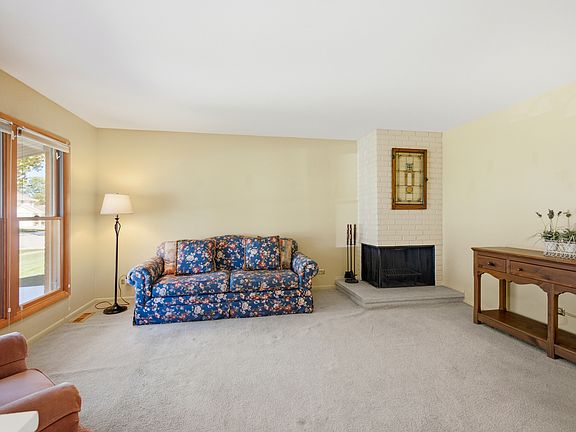3rd image of 45 Avon Rd