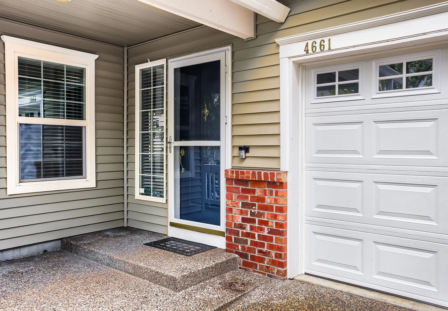 4 bed, 2.5 bath, 2103 sqft, $2,950 — Photo 3