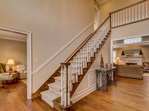 3rd image of 7300 Lorimar Pl