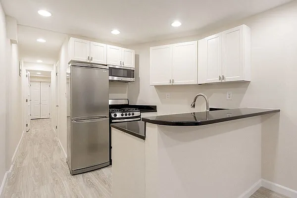 Rented by Douglas Elliman | media 23