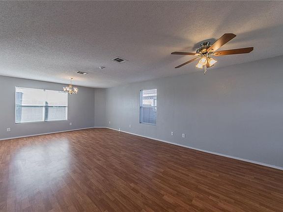 4th image of 10765 Braemoor Dr