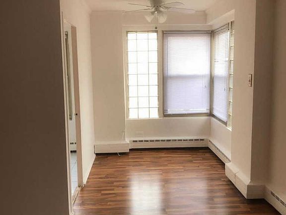 5th image of 2610 W Berwyn Ave #211