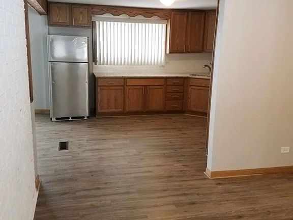 3rd image of 4420 180th St