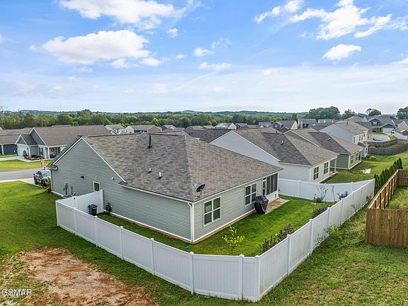 4th image of 624 Clay Dr