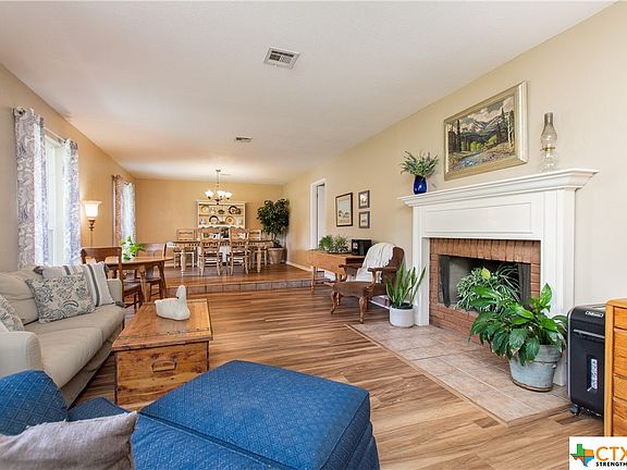 4th image of 251 Woodland Trl