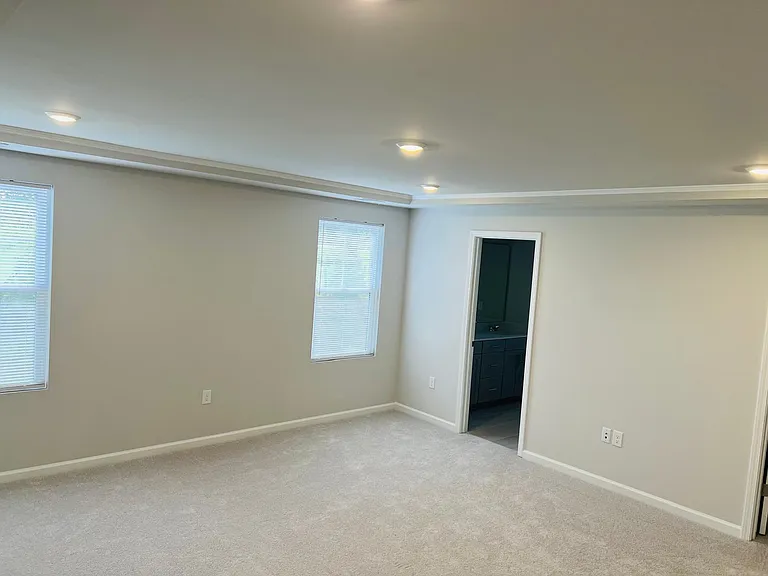 1009 Aberleigh Ln — Photo 10