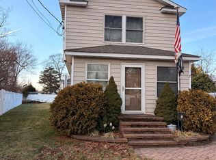 104 Hawthorne Ave, West Babylon, NY 11704