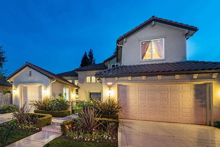 586 W Indio Ln photo 1
