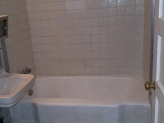 2nd image of 435 S 16th St #A