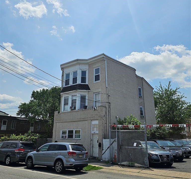2nd image of 310-312 Vreeland Ave