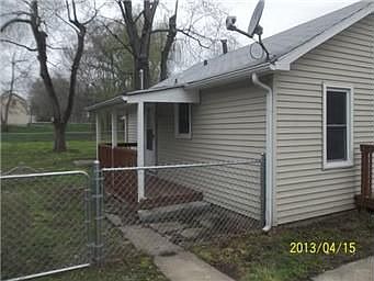 2nd image of 1416 S Logan Ave