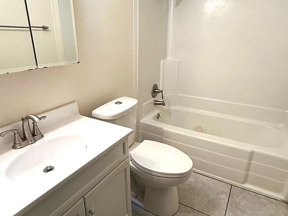 5th image of 841 E 25th St #1