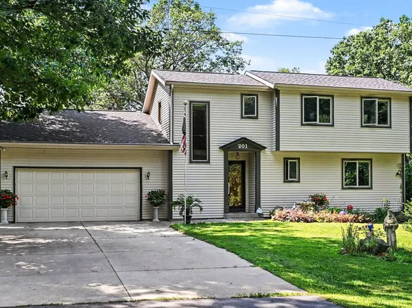 201 Scenic View Dr, Niles, MI 49120