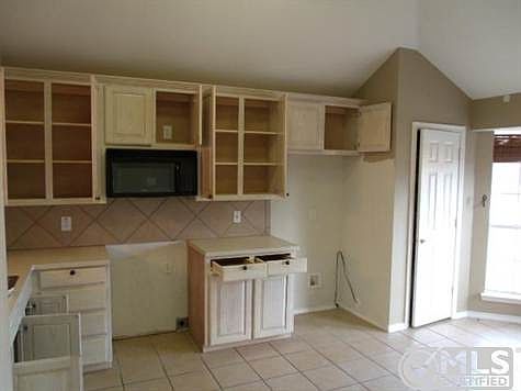 5th image of 1031 Benjamin Dr