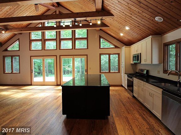 3rd image of 279 Clover Dr