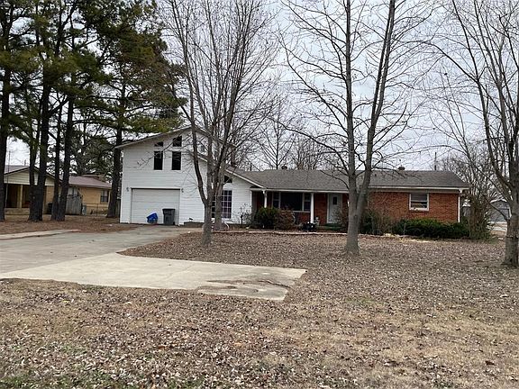 2nd image of 705 Reynolds Rd