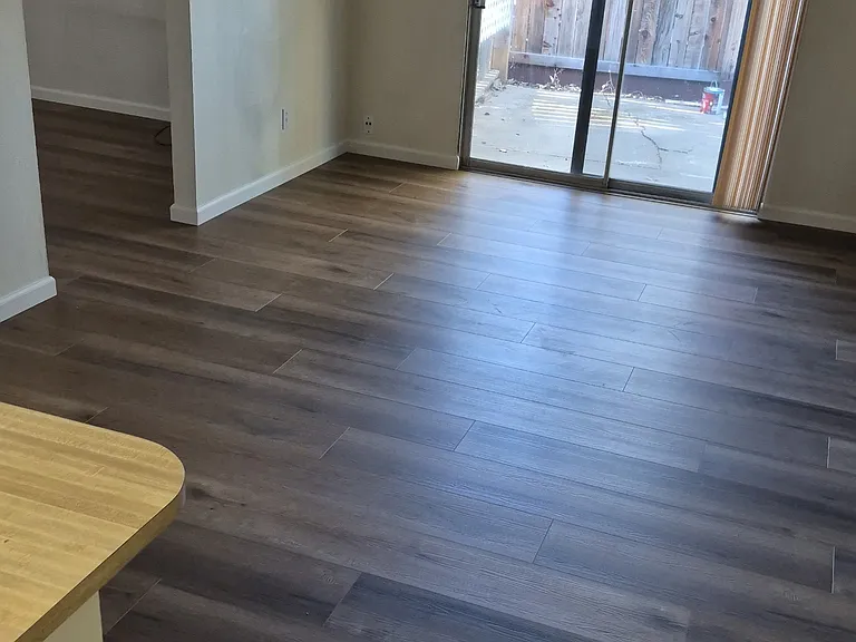 9096 Salmon Falls Dr — Photo 1