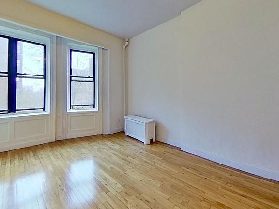 3rd image of 292 Convent Ave APT 5