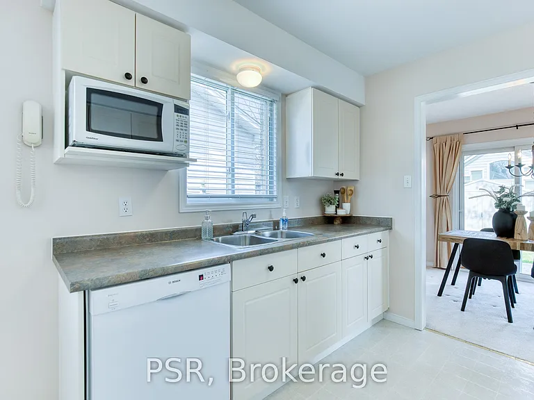 90 Roman Cres — Photo 10