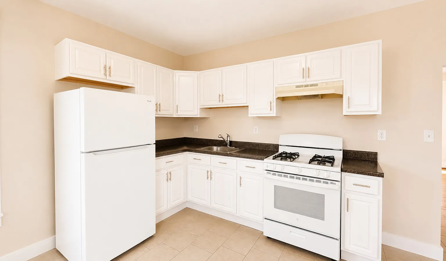 3 bed, 1178 sqft, $2,000 — Photo 2