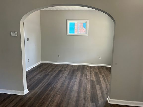 5th image of 2202 Willamont Ave
