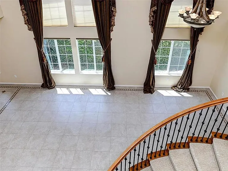 11217 Ravenna Ln — Photo 3