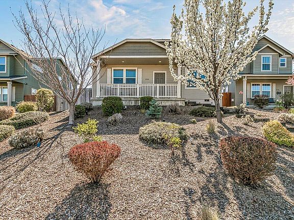 3rd image of 2264 College Way