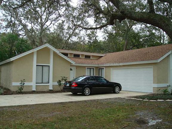4th image of 305 Hidden Lake Dr