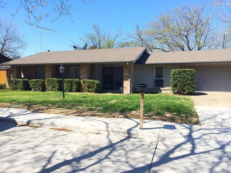 1st image of 3 Westport Pl