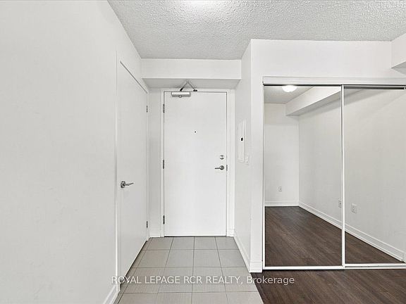 3rd image of 812 Lansdowne Ave #908