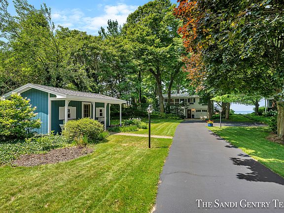 3rd image of 4335 Lakes Edge Dr