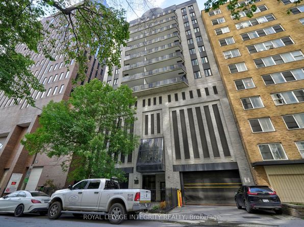 18 Nepean St #Penthouse 1, Ottawa, ON K2P 2L2