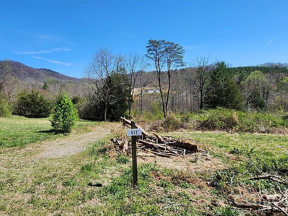 3rd image of 512 Hemphill Rd