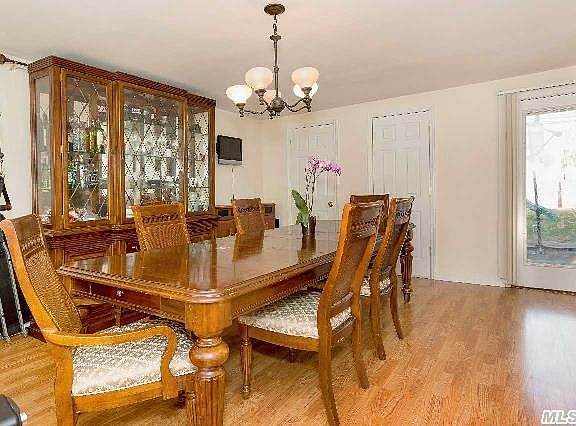 4th image of 13 Wakefield Ave