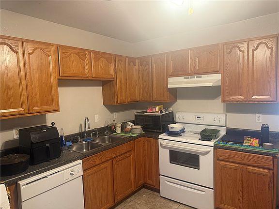 3rd image of 3341 Bluestem Cir