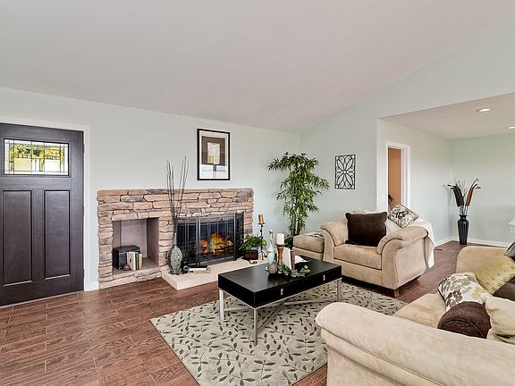 2nd image of 4278 Summit Dr