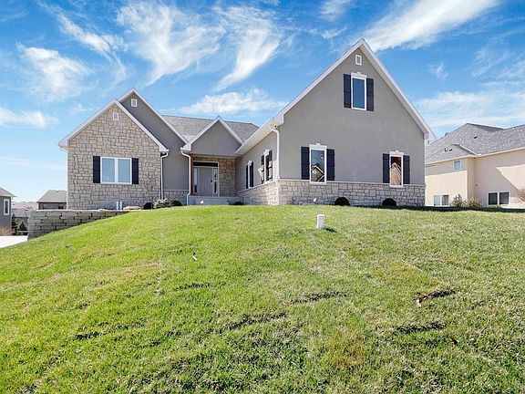 3rd image of 1113 Wyndham Heights Dr