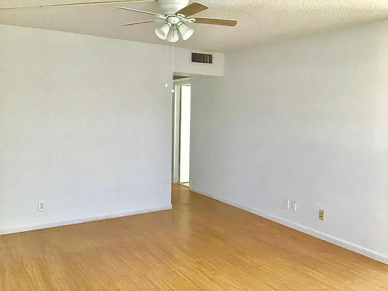 84 Brighton Dr E #B — Photo 14
