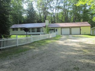 6865 Goldenrod Rd, Lewiston, MI 49756