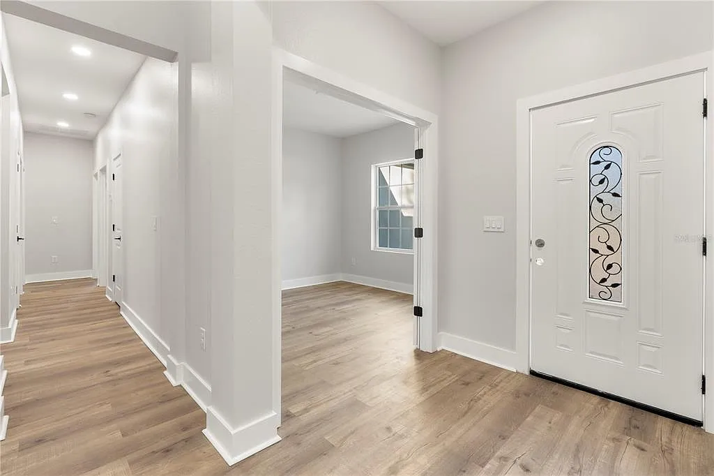 3 bed, 2.0 bath, 1648 sqft, $2,000 — Photo 3
