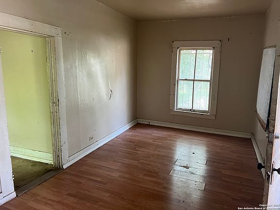 2nd image of 310 N Gevers