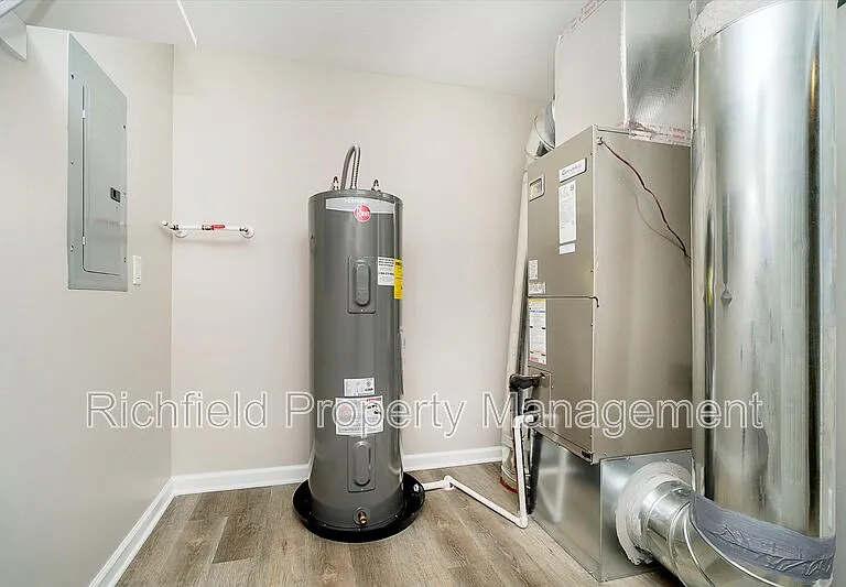 416 S Hamilton Ave #A — Photo 10