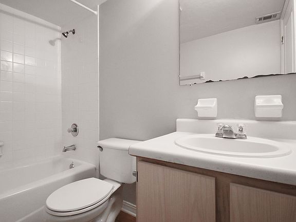 4th image of 2360 SW Archer Rd APT 1008