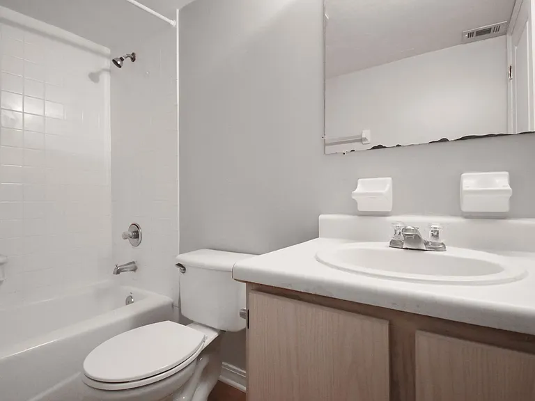 2360 SW Archer Rd #1008 — Photo 4